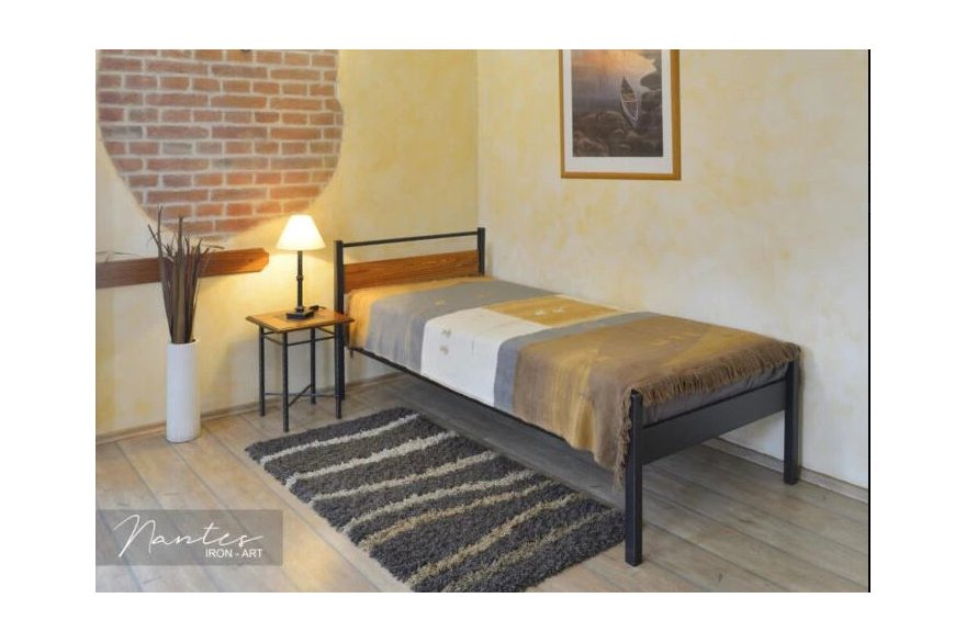 Postel Nantes III smrk