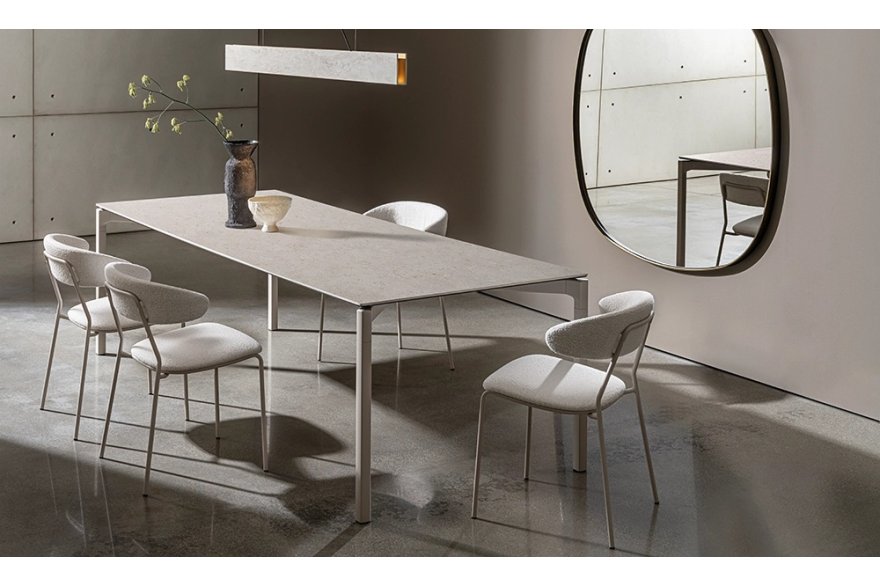 Jídelní stůl Bone