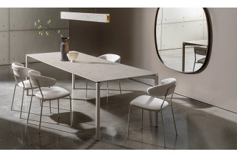 Jídelní stůl Bone