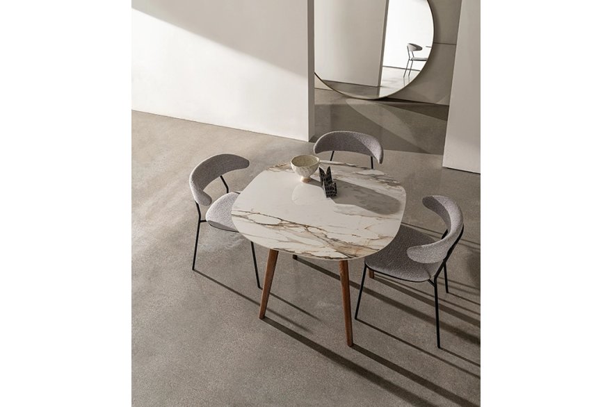 Jídelní stůl Lewood